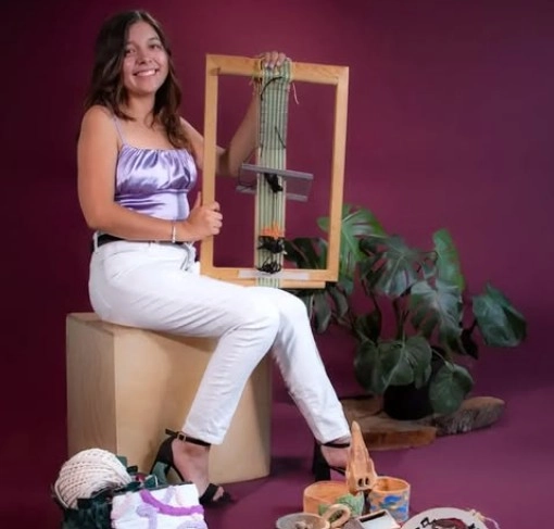 Personas pintando en taller EsArt